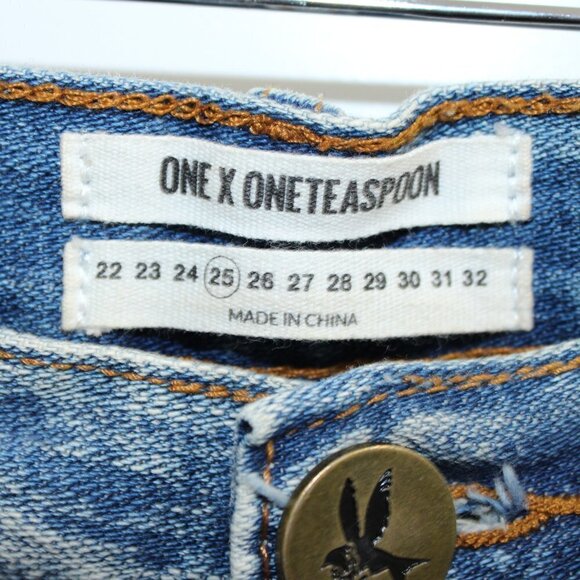 One Teaspoon Size 25 Awesome Baggies Low Waist Relaxed Leg Distressed - Picture 2 of 2